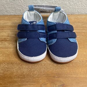 New Carters Baby Blue two tone denim crib Shoes 0-3 months Velcro closure